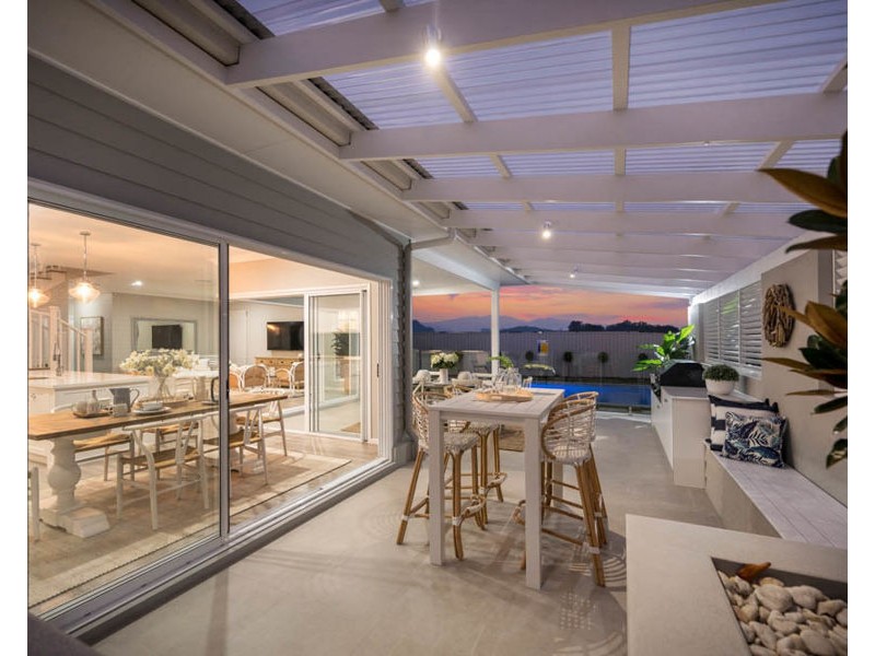 12 Cardinal Crescent, Newport QLD 4020