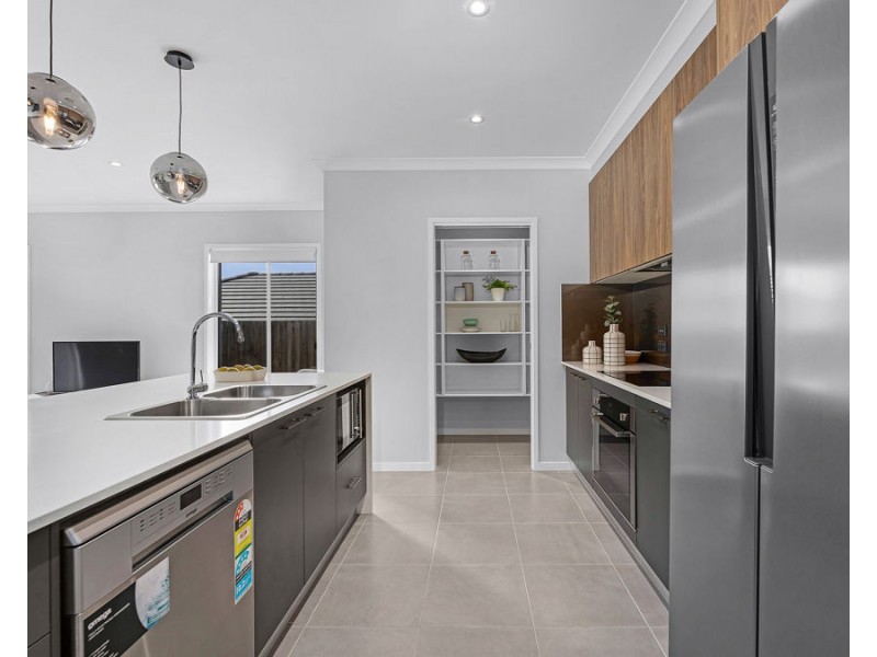 14 Houston Street, Spring Mountain QLD 4124