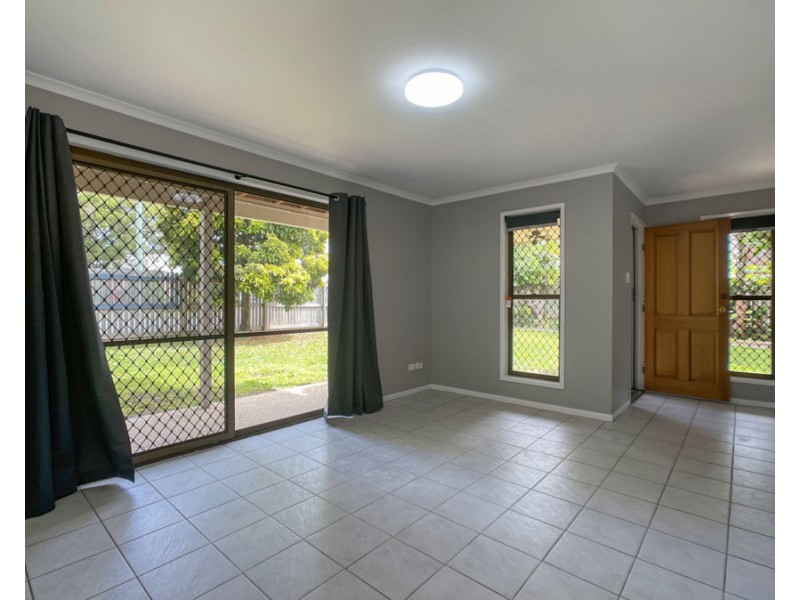 1/4 Oaklands Drive, Caboolture South QLD 4510