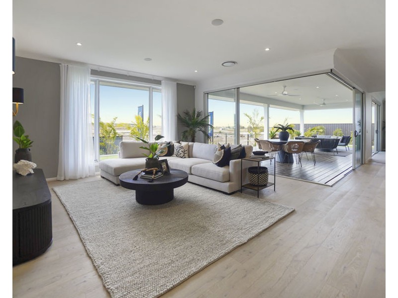 67 Spring Way, Nikenbah QLD 4655