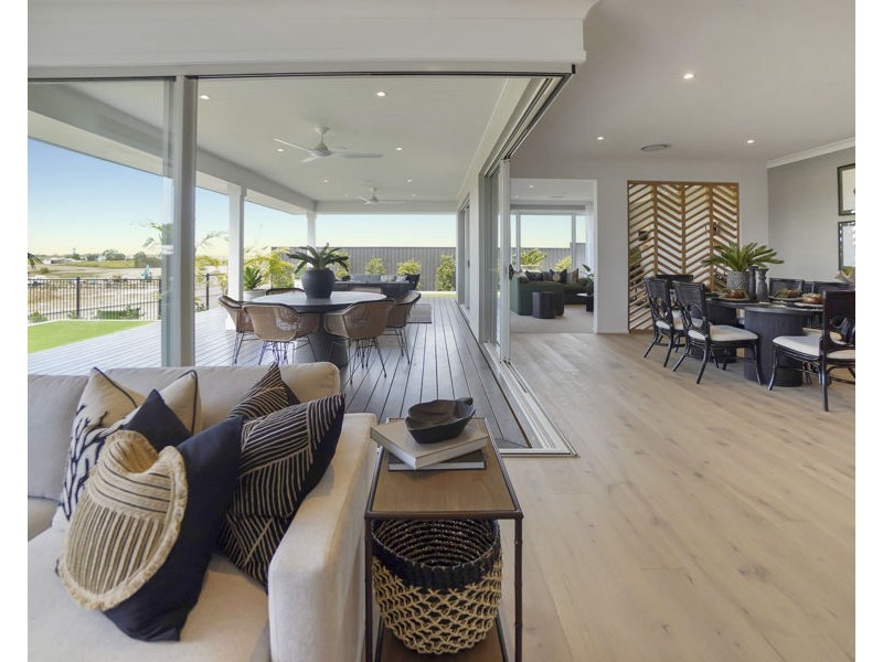 67 Spring Way, Nikenbah QLD 4655