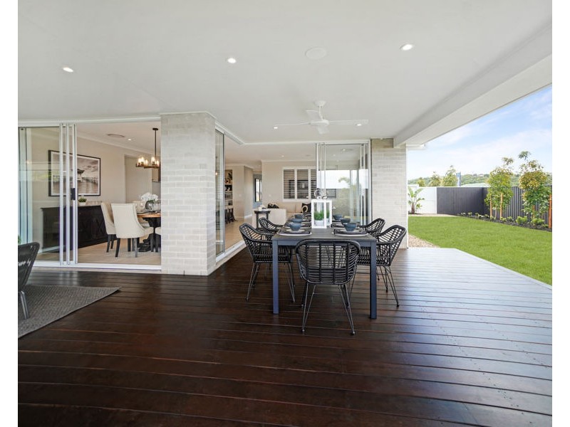 65 Spring Way, Nikenbah QLD 4655