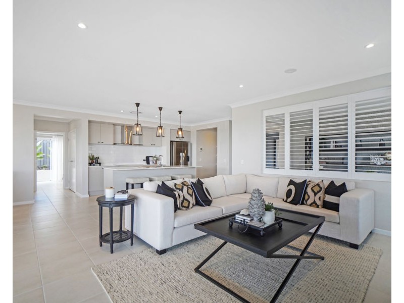 65 Spring Way, Nikenbah QLD 4655
