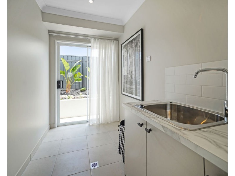 65 Spring Way, Nikenbah QLD 4655