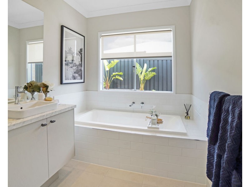 65 Spring Way, Nikenbah QLD 4655