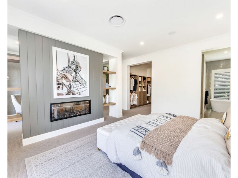 1-3 Executive Way, Bridgeman Downs QLD 4035