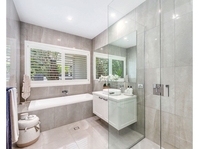 1-3 Executive Way, Bridgeman Downs QLD 4035