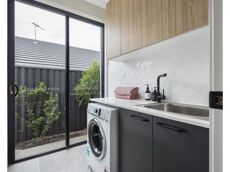 9 Cypress Street, Park Ridge QLD 4125