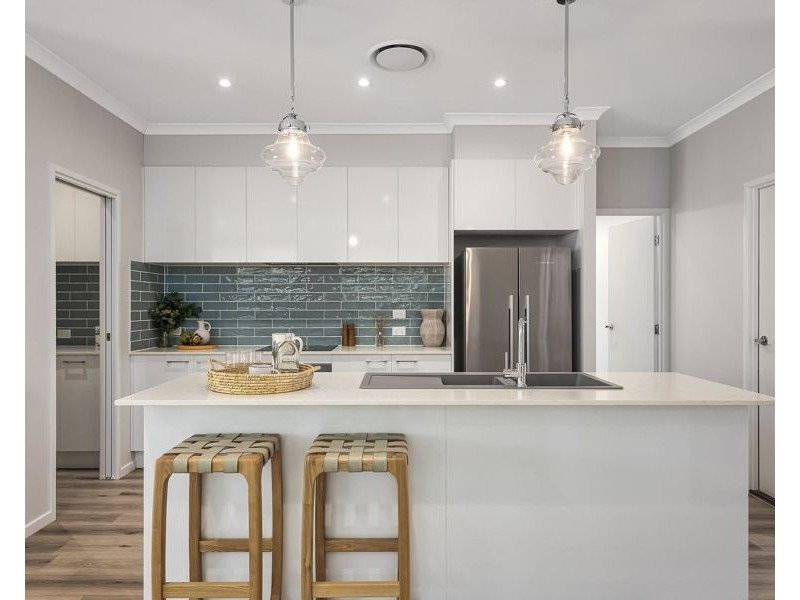 11 Cypress Street, Park Ridge QLD 4125