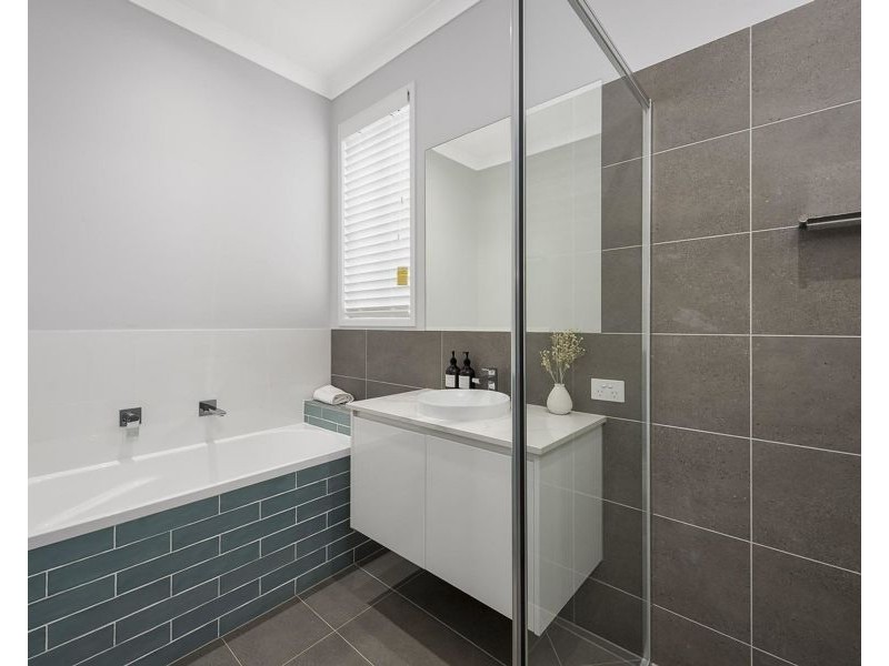 11 Cypress Street, Park Ridge QLD 4125