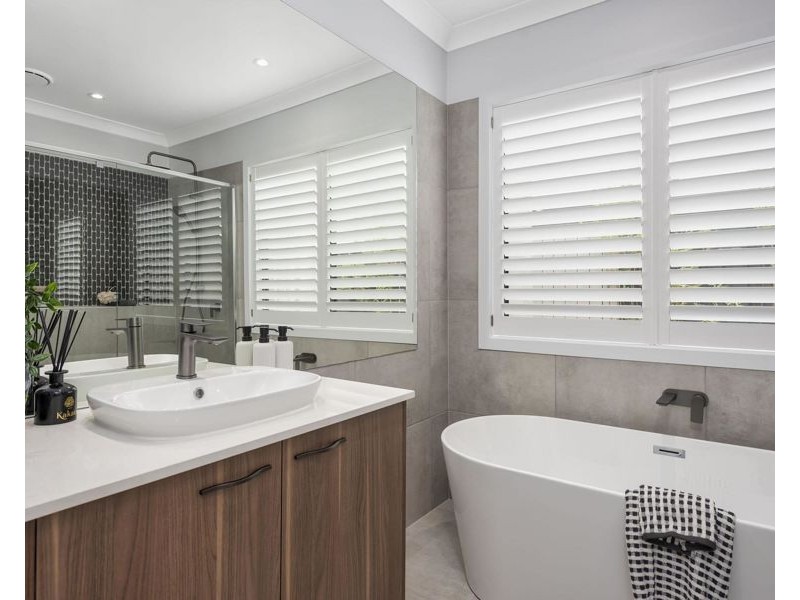 9 Guroman Drive, Greenbank QLD 4124