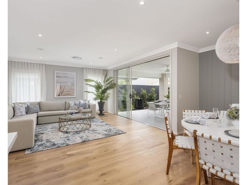 7 Guroman Drive, Greenbank QLD 4124