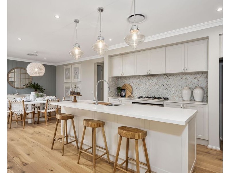 7 Guroman Drive, Greenbank QLD 4124