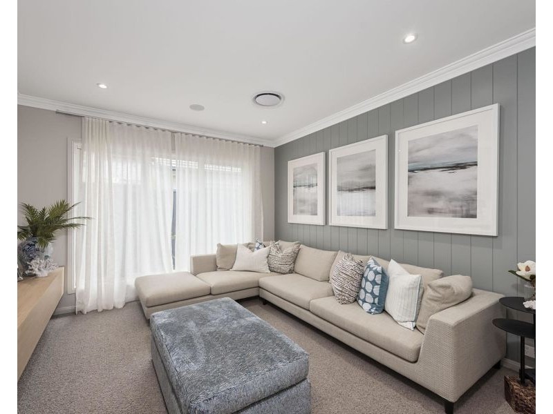 7 Guroman Drive, Greenbank QLD 4124