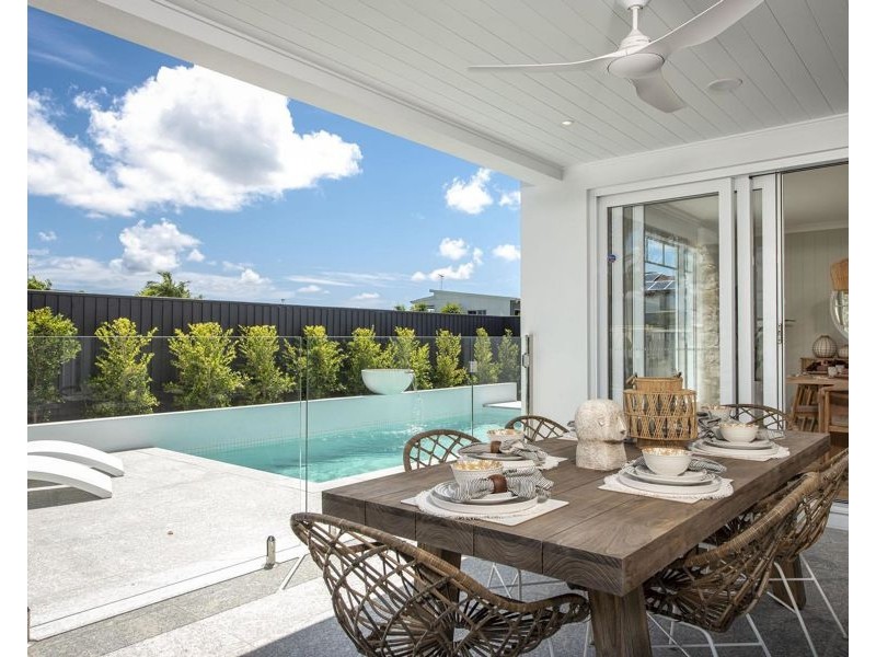 60 Government Road, Labrador QLD 4215