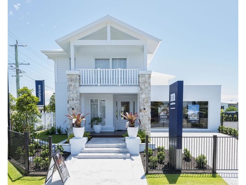 60 Government Road, Labrador QLD 4215