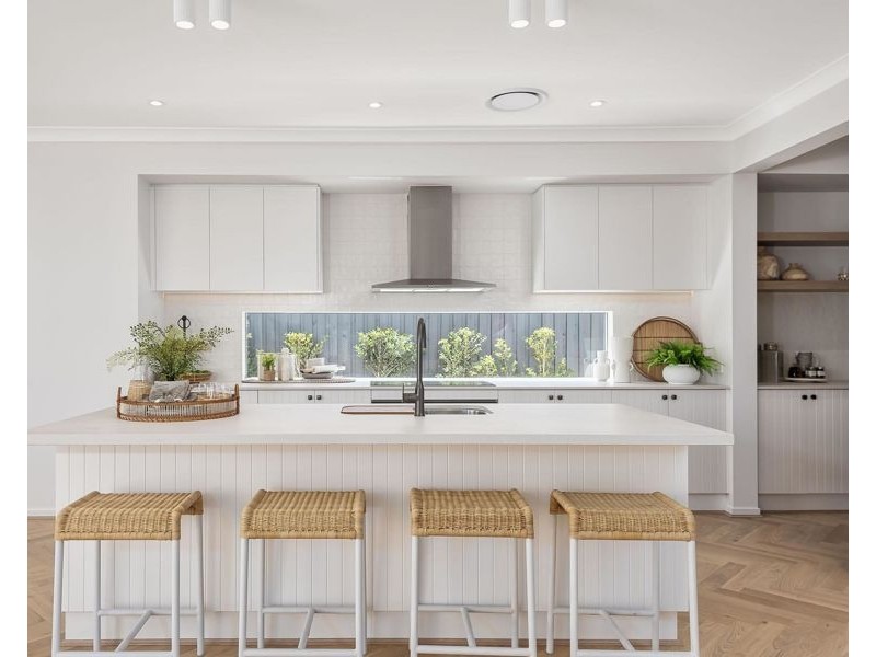 60 Government Road, Labrador QLD 4215