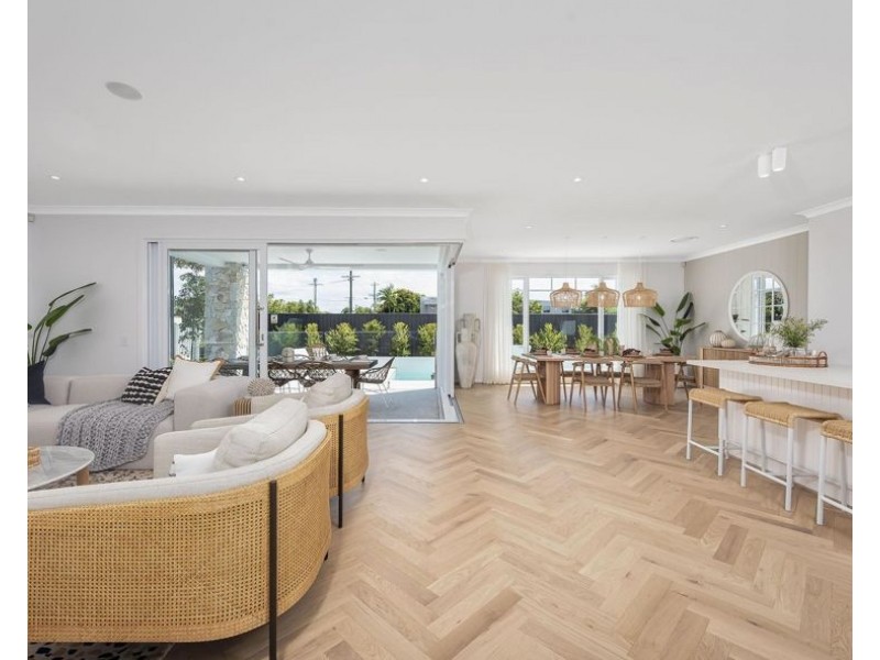 60 Government Road, Labrador QLD 4215