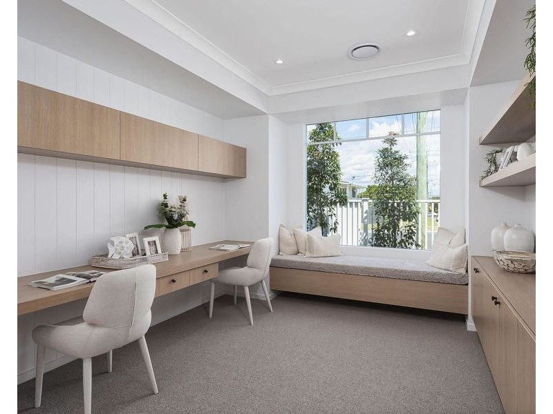 60 Government Road, Labrador QLD 4215