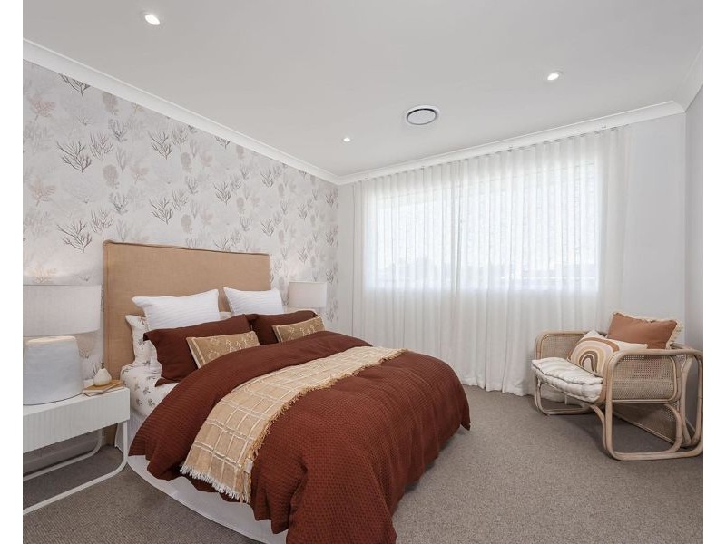 60 Government Road, Labrador QLD 4215