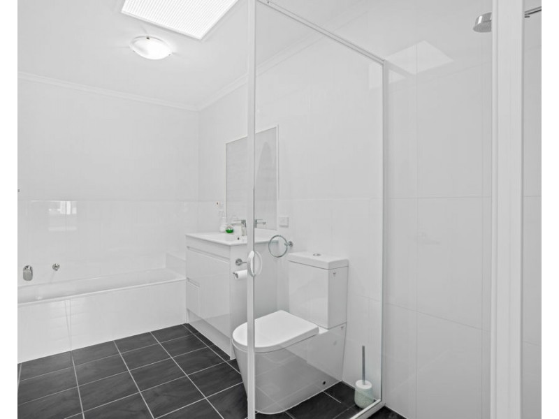 Unit 1/6 Harley Street, Labrador QLD 4215