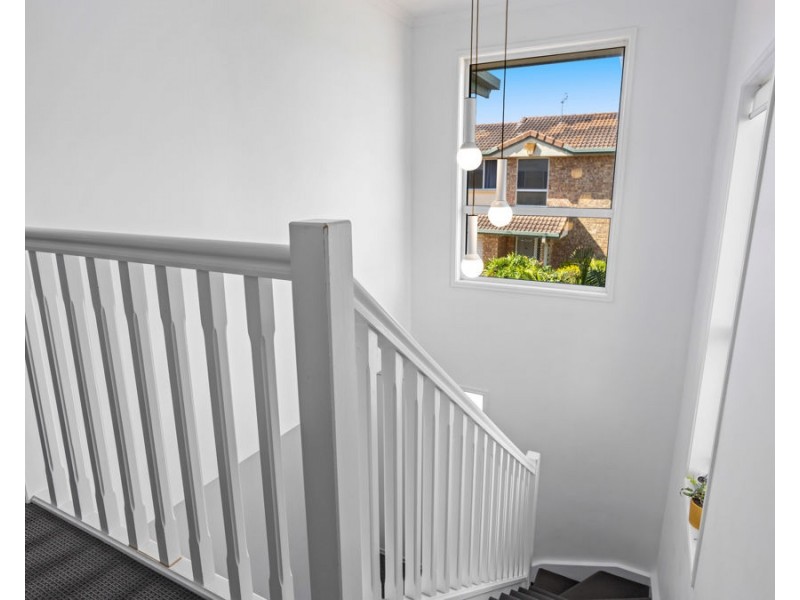 Unit 1/6 Harley Street, Labrador QLD 4215