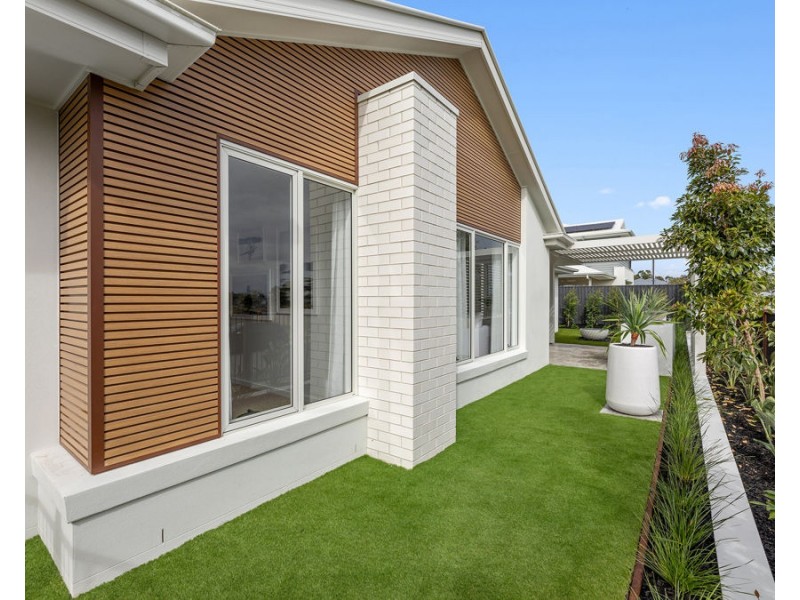 15 Foley Way, White Rock QLD 4306