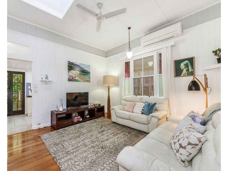 49 Ellis Street, Greenslopes QLD 4120