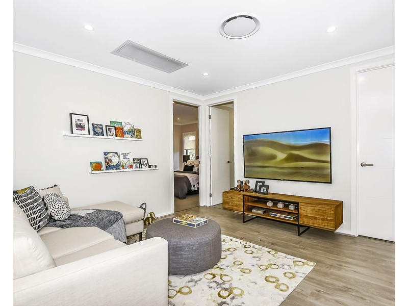 14 Clover Way, Helensvale QLD 4212