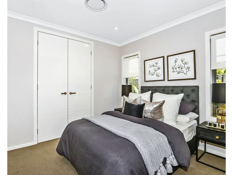 14 Clover Way, Helensvale QLD 4212