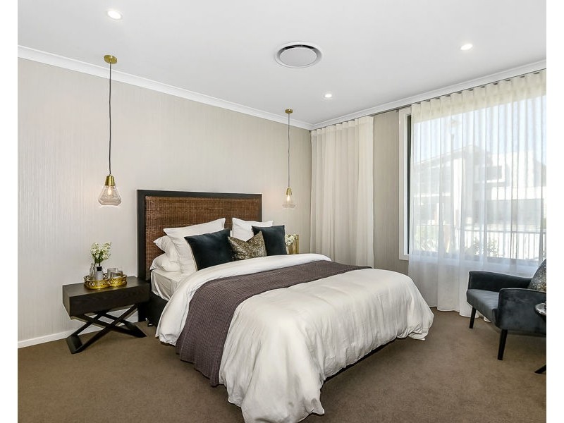 14 Clover Way, Helensvale QLD 4212