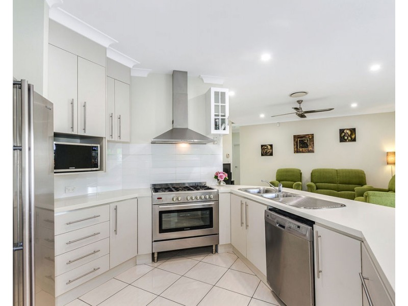 19 Rymera Crescent, Gumdale QLD 4154