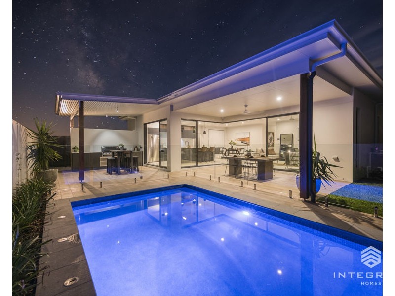 10 Tropicana Place, Palmview QLD 4553