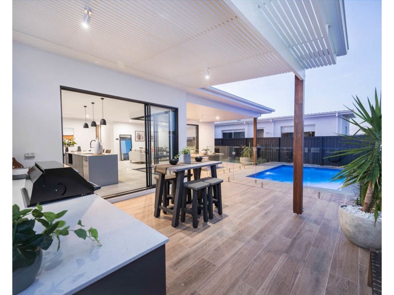 10 Tropicana Place, Palmview QLD 4553