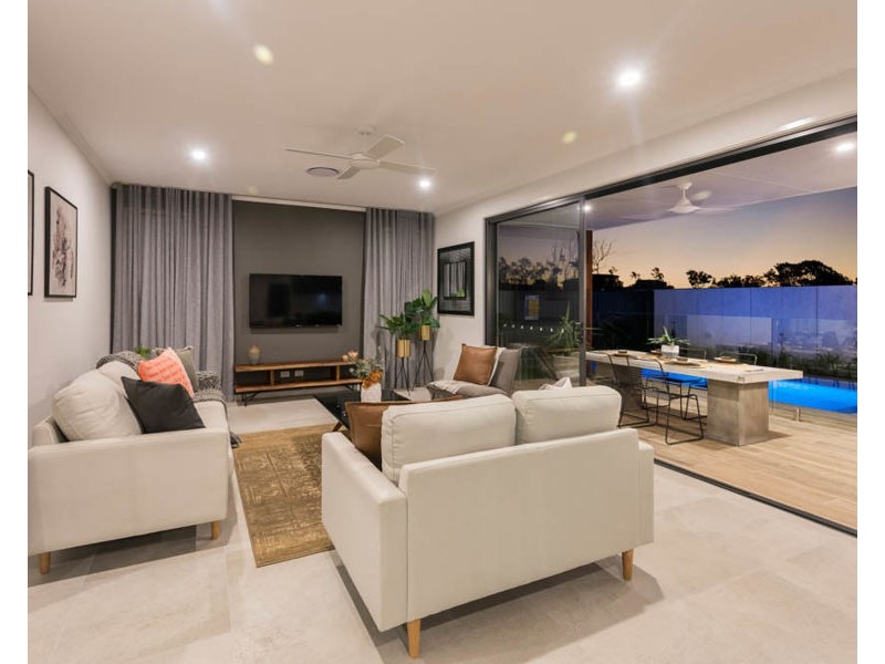 10 Tropicana Place, Palmview QLD 4553