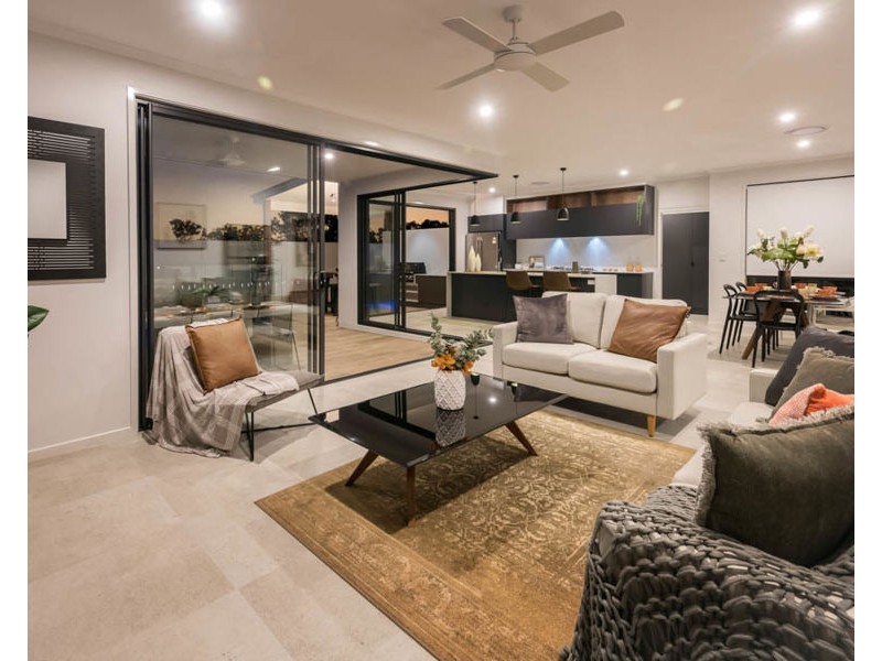 10 Tropicana Place, Palmview QLD 4553