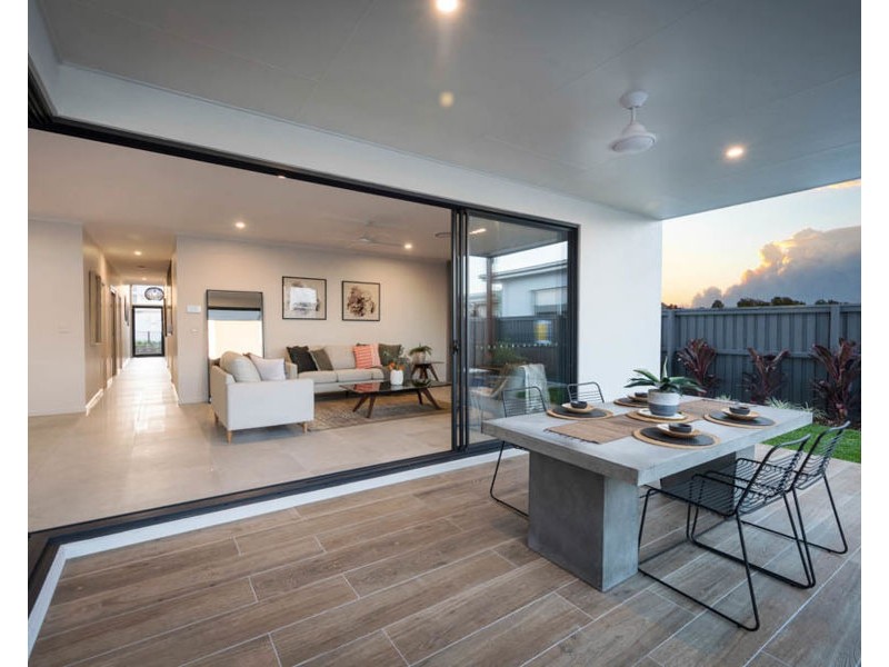 10 Tropicana Place, Palmview QLD 4553