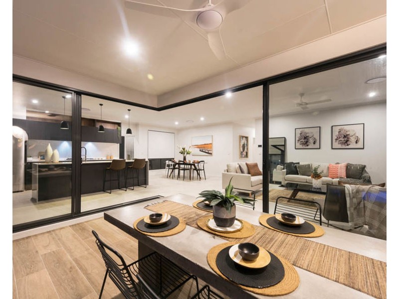 10 Tropicana Place, Palmview QLD 4553