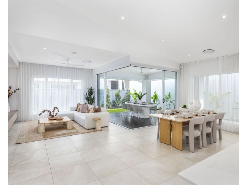 45 Parkway Circuit, Worongary QLD 4213