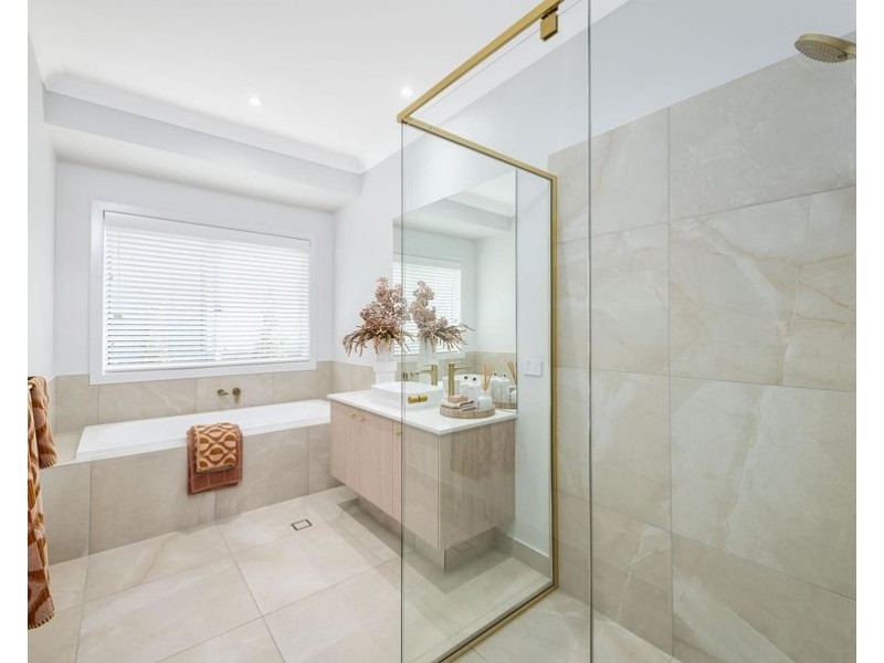 45 Parkway Circuit, Worongary QLD 4213