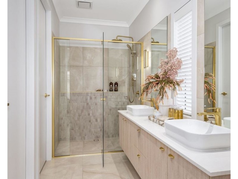 45 Parkway Circuit, Worongary QLD 4213