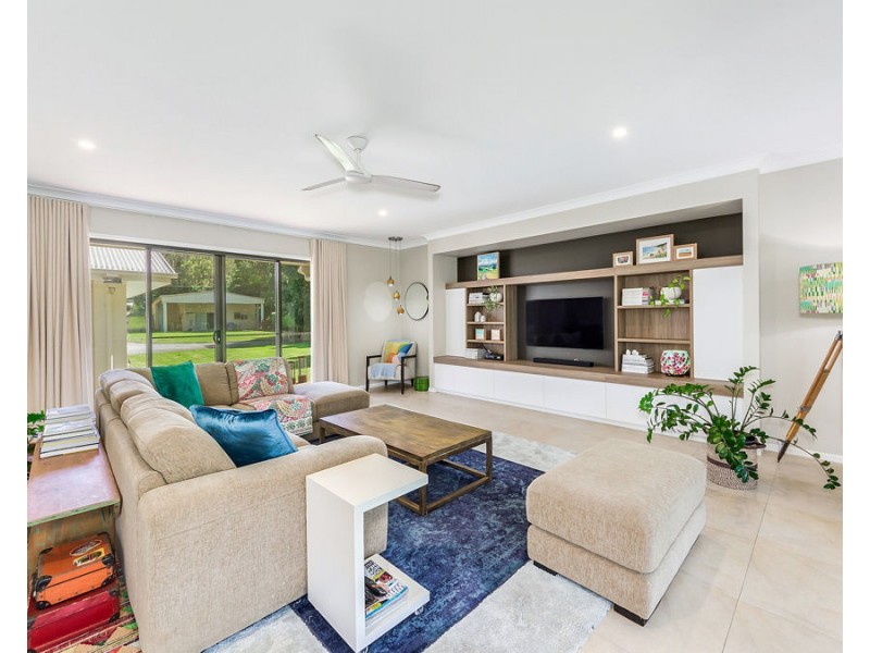 21 Vores Road, Whiteside QLD 4503