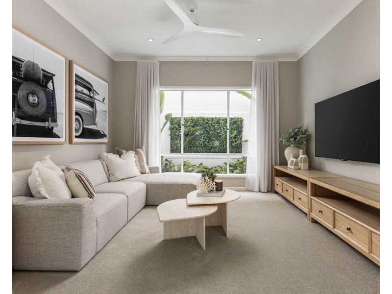 24 Parkway Circuit, Worongary QLD 4213