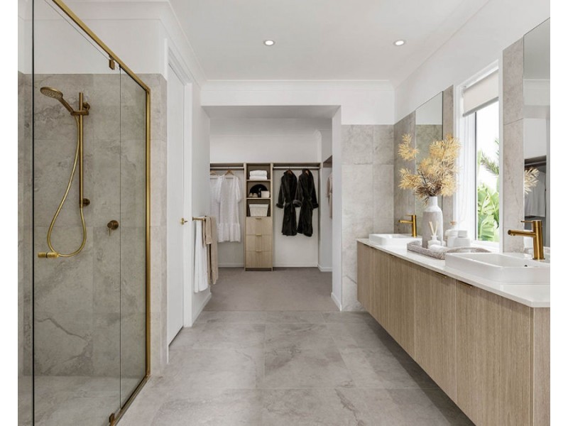 24 Parkway Circuit, Worongary QLD 4213