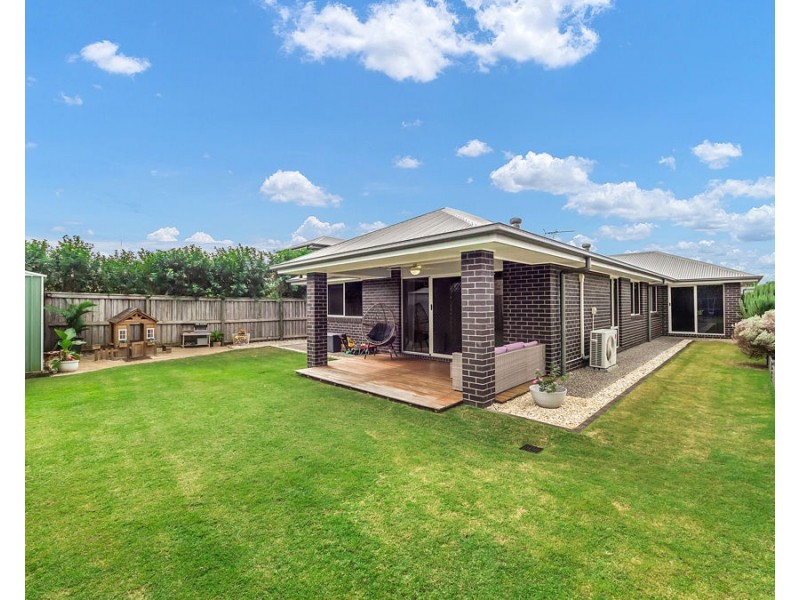 28 Benham Avenue, Kallangur QLD 4503
