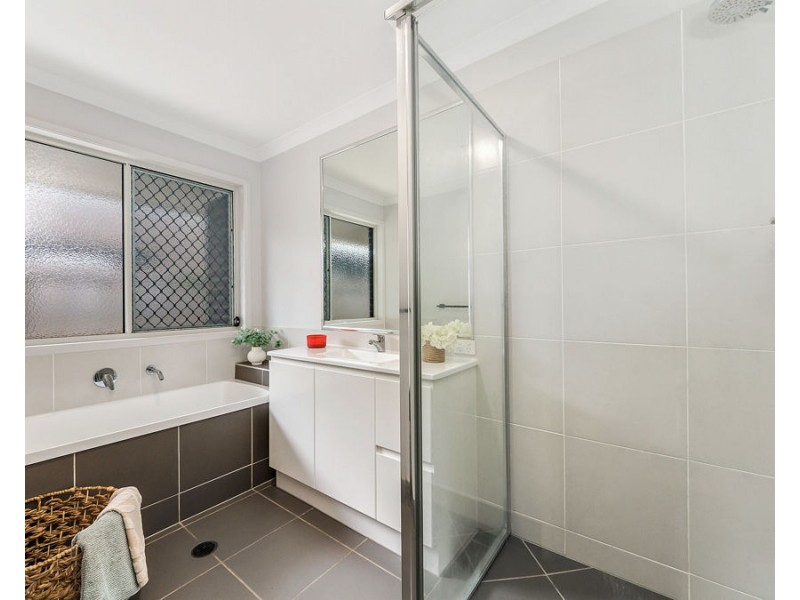 28 Benham Avenue, Kallangur QLD 4503