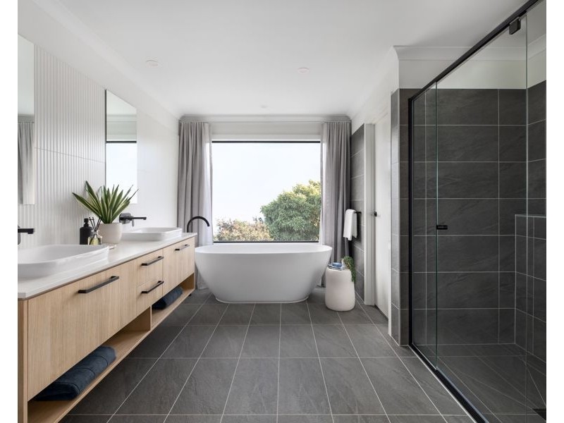 6 Mollers Lane, Leopold VIC 3224