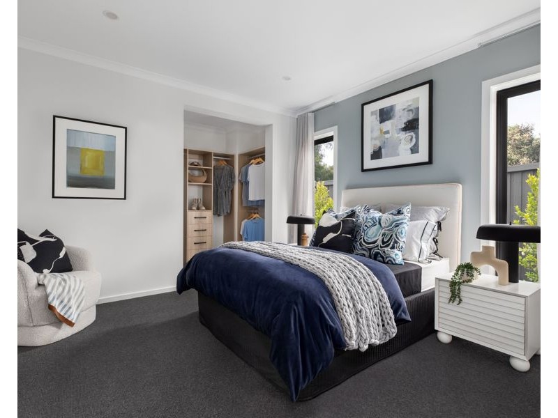 6 Mollers Lane, Leopold VIC 3224