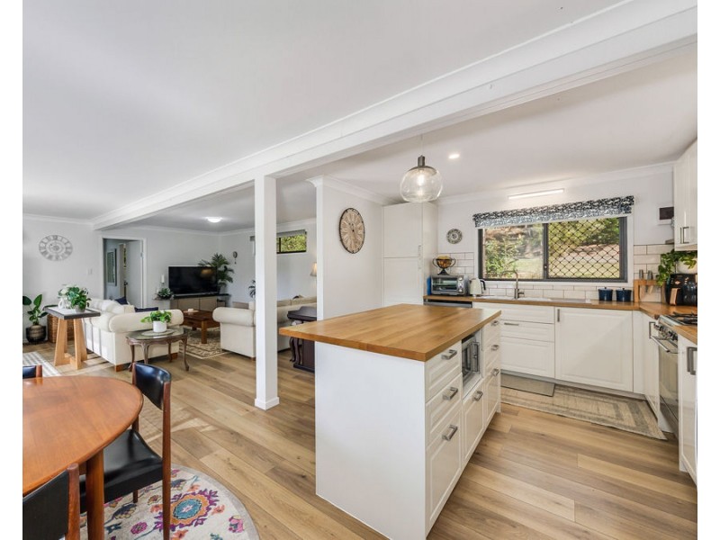 23 Whiteside Road, Whiteside QLD 4503