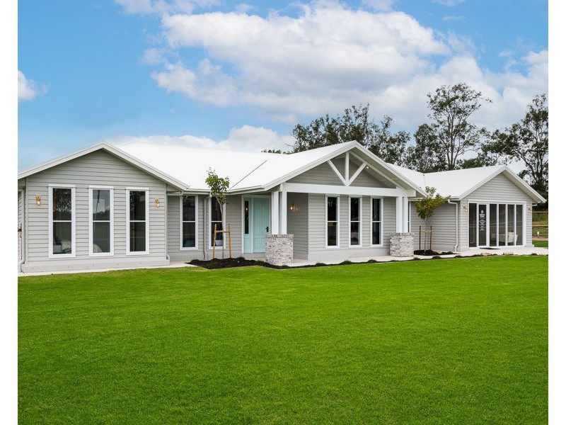 2 Sundew Crescent, Kensington Grove QLD 4341